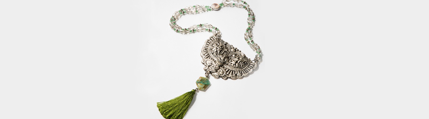 MIA ZAPATA GREEN NECKLACE